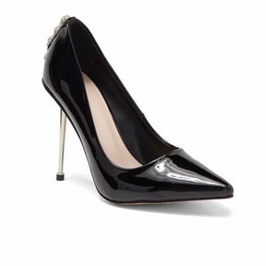 Azalea Wang Outspoken Skull Embellished Pump